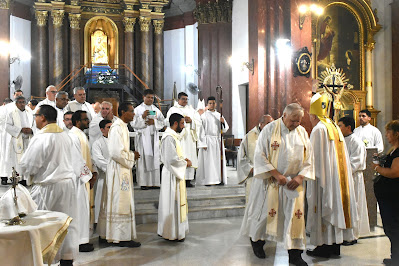Misa crismal | El obispo Lugones llamó a los sacerdotes a “cuidarnos para...