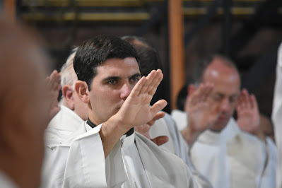 Misa crismal | El obispo Lugones llamó a los sacerdotes a “cuidarnos para...