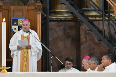 Misa crismal | El obispo Lugones llamó a los sacerdotes a “cuidarnos para...