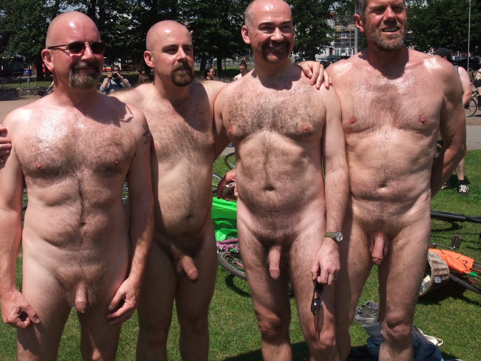 Mens nudist groups