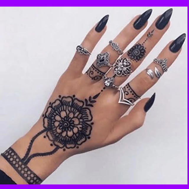 imagenes de tatuajes  bonito de atrapasueños en la mano para mujer
