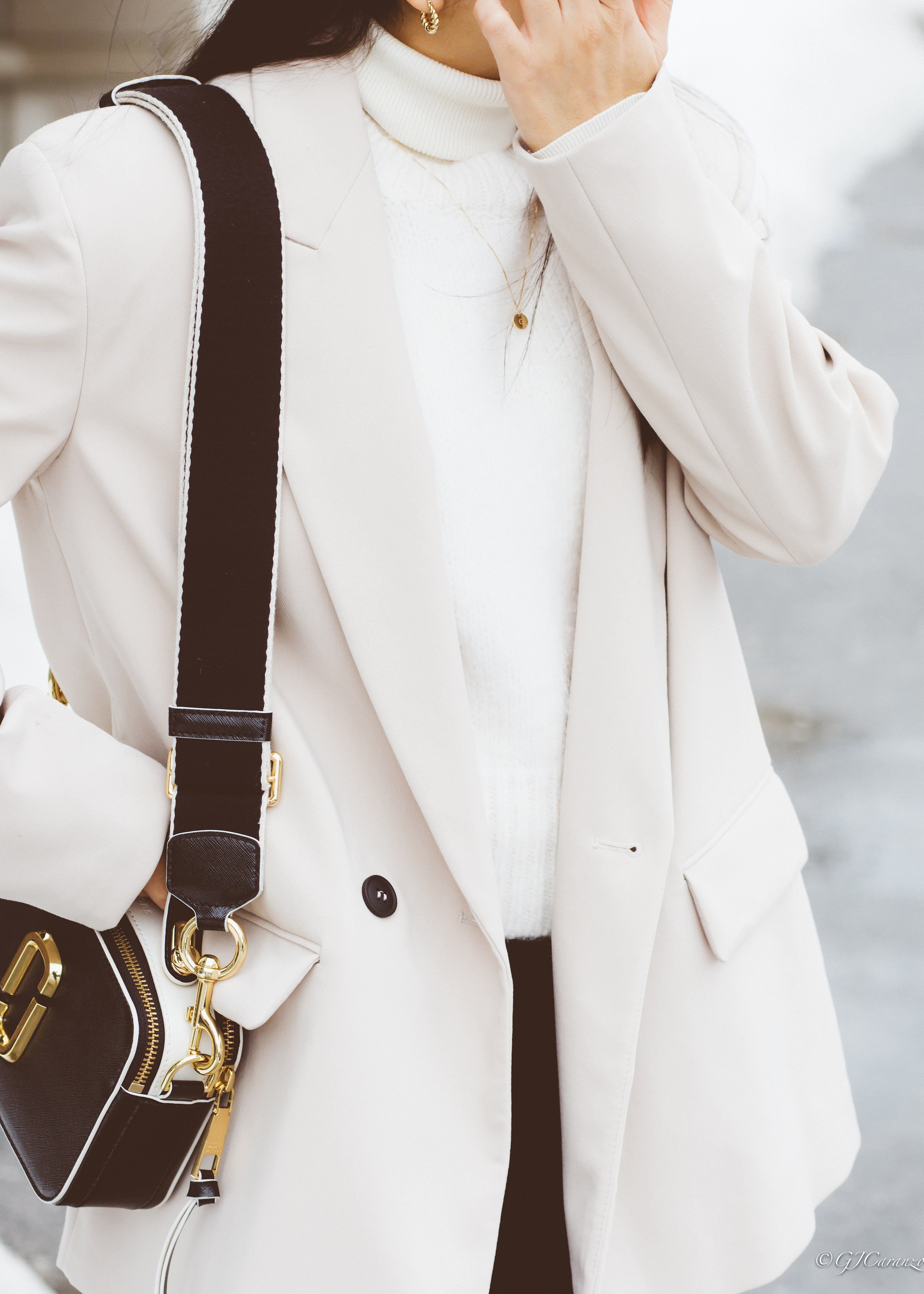 Oversize Blazer | Marc Jacobs Sure Shot Bag | Franco Sarto Knee High Boots | Gucci Sunglasses | Spring Outfit Ideas | Petite Fashion | Neutral Outfit