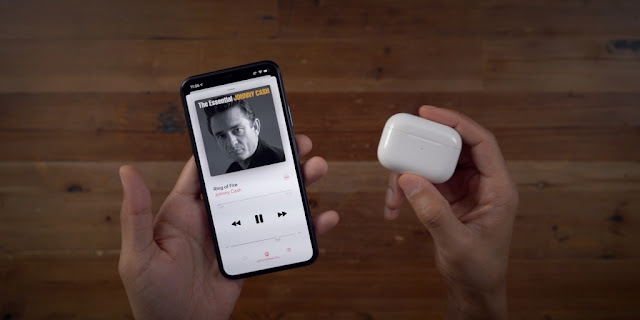 سماعات الرأس الراقية من Apple مع ميزات AirPods