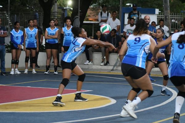 Voleibol sala juegos universitarios continúa con 12 partidos en SD