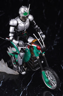 REVIEW SHFiguarts (Shinkocchou Seihou) Shadow Moon, Bandai