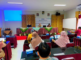 Dosen Universitas Negeri Padang Masuk SMA Pembangunan Laboratorium UNP