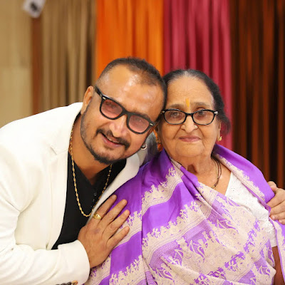 Awdhesh Mishra with mother