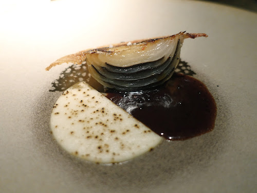 ÉPURE French fine-dining Michelin starred restaurant Harbour City Hong Kong - Cévennes onion, black truffle