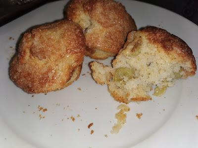 GREEN SEEDLESS GRAPE, ALMOND AND LEMON ZEST MUFFINS