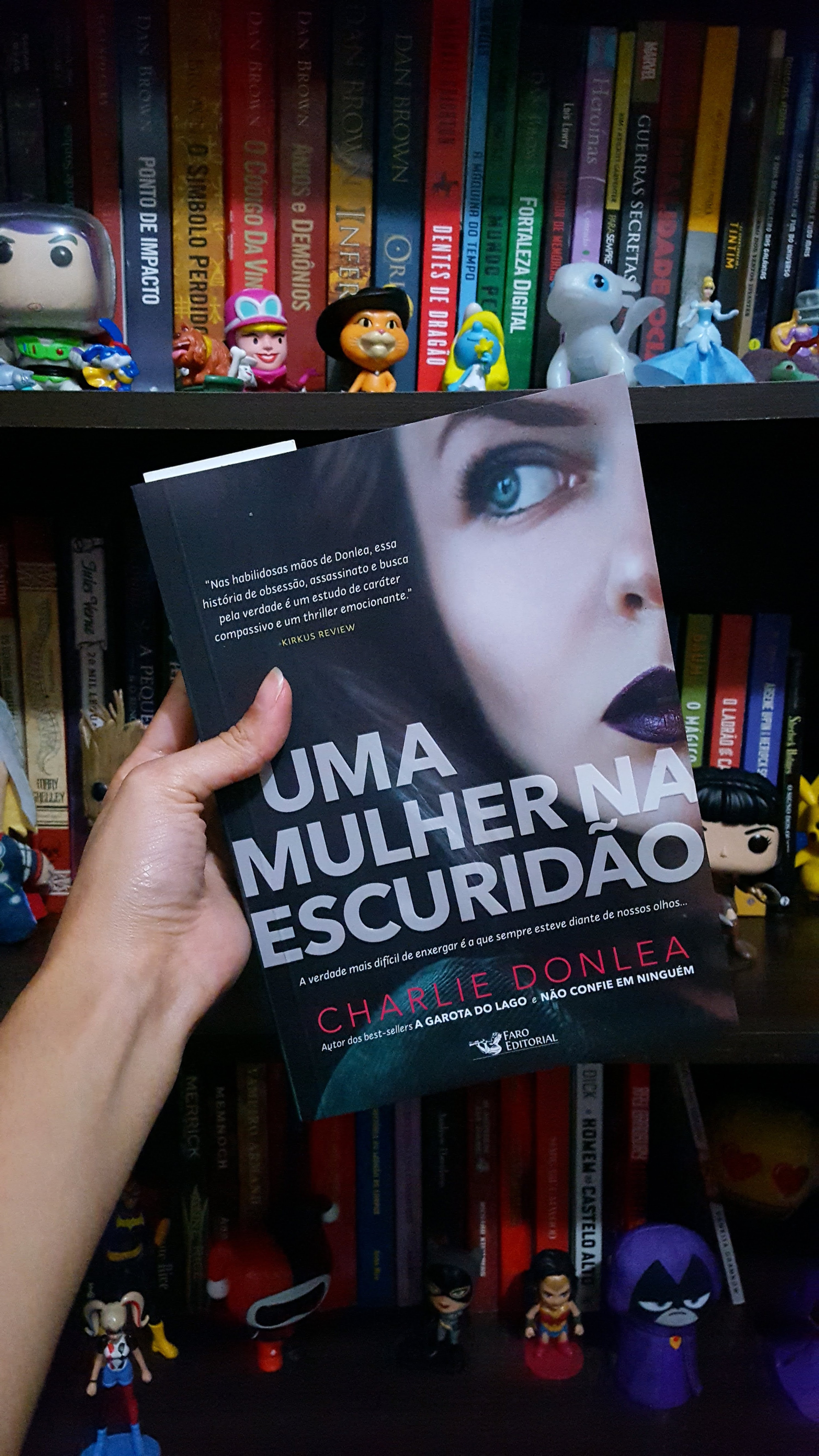 Uma mulher na escuridão | Charlie Donlea