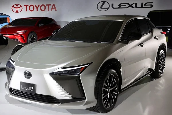 Lexus RZ Prototipo Electrico