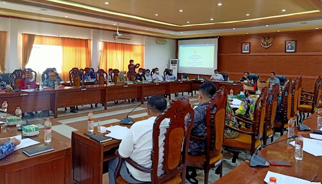DPRD Kapuas Rapat Penyempurnaan Dua Buah Raperda Inisiatif