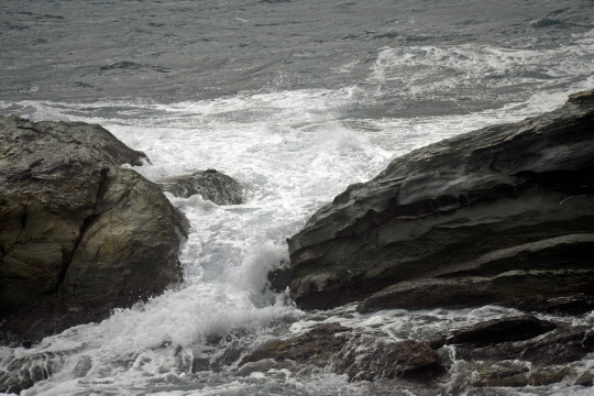 waves Andros Maria Lambriadou