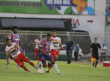 No Adauto Moraes, o Bahia perde para a Juazeirense e se complica no campeonato baiano