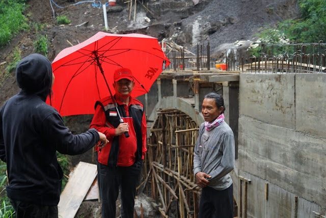  Bupati Gede Dana Soroti Buruknya Kwalitas Pengerjaan Proyek Jalan dan Jembatan di Kecamatan Rendang