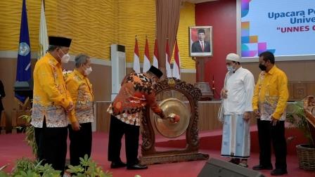 Prof Fathur Beberkan Dua Hal Istimewa Saat Momen Dies Natalis Unnes