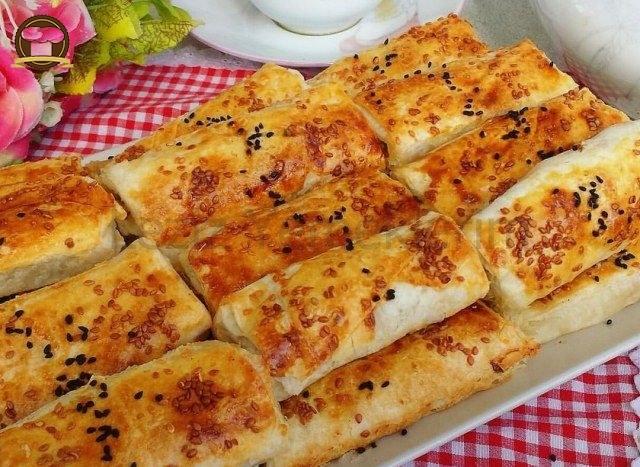 Kolay Peynirli Çıtır Börek Tarifi - Peynirli Çıtır Börek Nasıl Yapılır?  