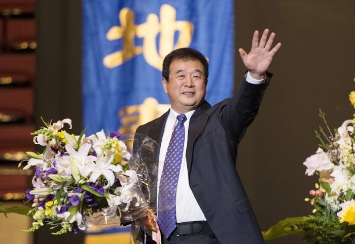 The founder of Falun Gong publishes the article 'Why Humanity exists'