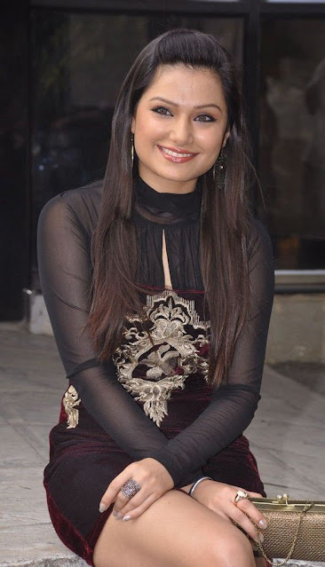 Actress Simran Suri Latest Cute Smiling Pics