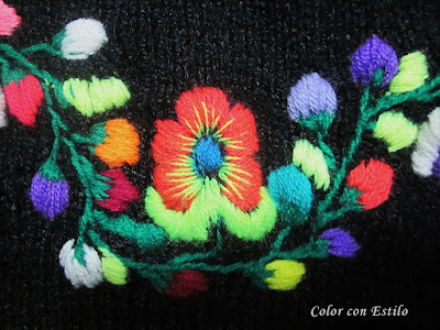 Flores bordadas con lana