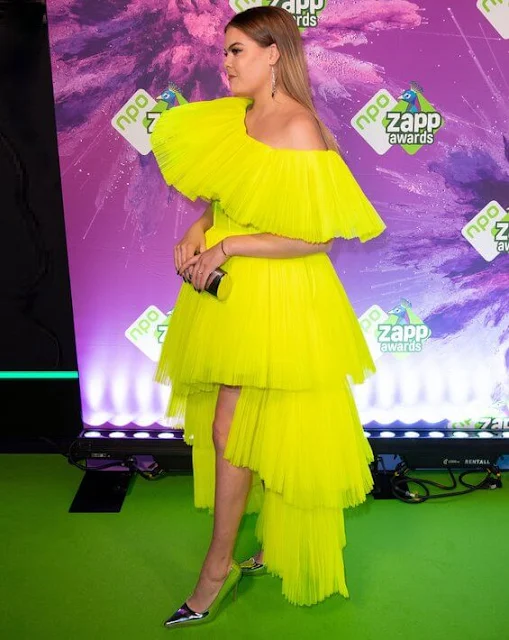 Countess Eloise of Orange-Nassau wore a neon-yellow voluminous tulle dress by H&M.  Innovation Circular Design Story collection