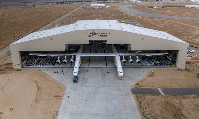 Veja o maior avião do mundo, com a maior asa, medindo 117 metros, 6 motores
