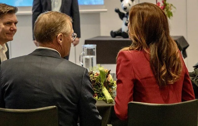 Crown Princess Mary wore a red, wine-red crepe blazer from Alexander McQueen