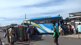Bus Transsiginjai vs Bus Lapas kelas IIB JAMBI, Puluhan penumpang Luka-luka
