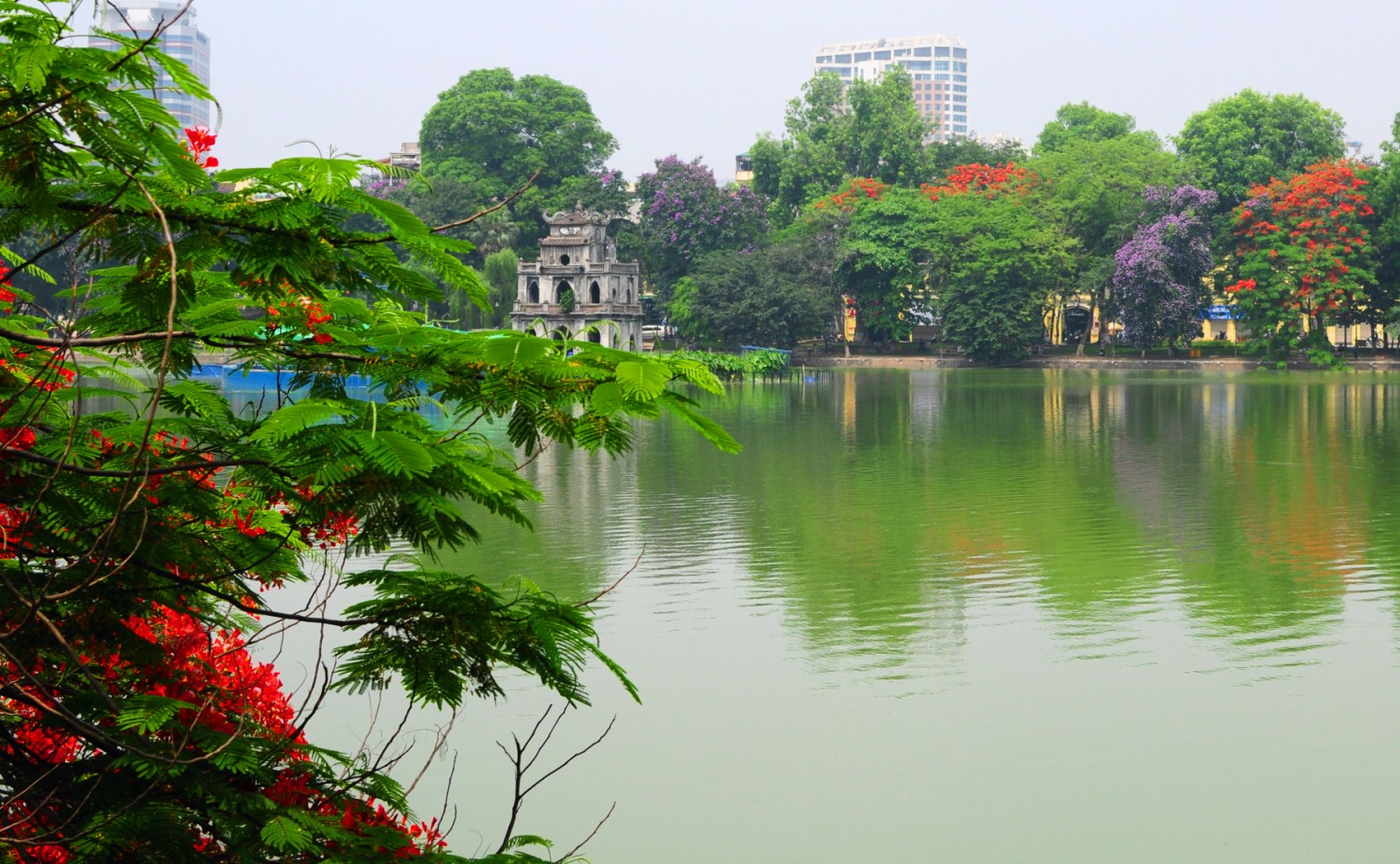 Город Ханой во Вьетнаме, озеро Хоанкьем