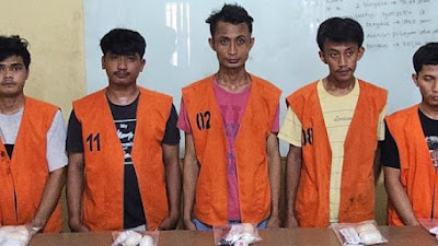 Polda Sumut-Polresta Deli Serdang Tangkap 5 Mahasiswa Selundupkan Sabu Di Bandara Kualanamo Deli Serdang