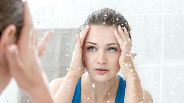 Manfaat Cuci Wajah Dengan Air Dingin Maupun Hangat