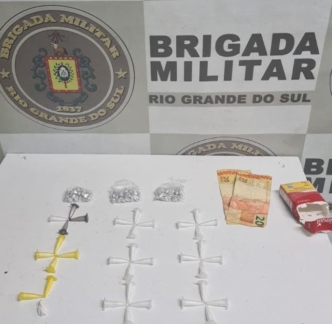 Mulher é presa com quase 130 porções de drogas na Anair em Cachoeirinha