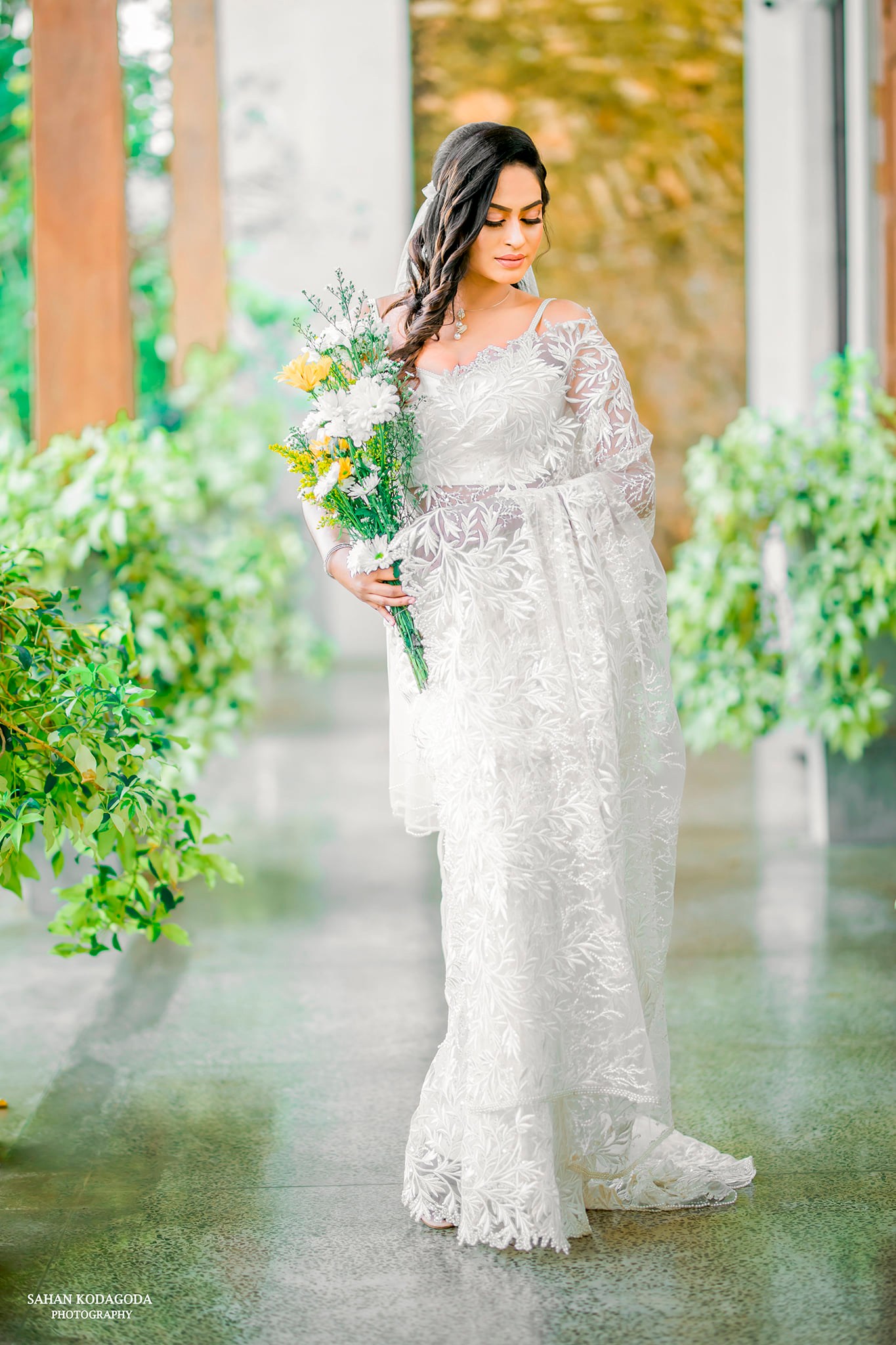 Thunurie Kariyawasam  white western bridal Photography