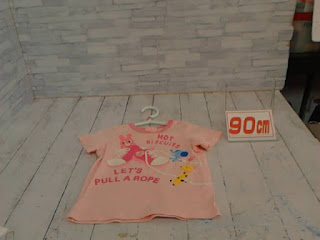 中古品　子供服　１００ｃｍ　ＨｏｔＢｉｓｃｕｉｔｓ　ピンク　半袖Ｔシャツ　５５０円