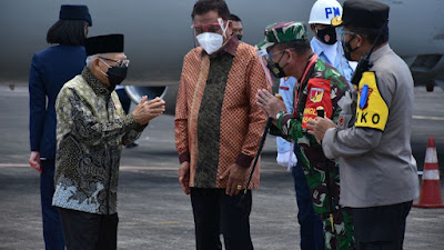 Pangdam XIII/Merdeka Sambut Kedatangan Wapres Di Bandara Sam Ratulangi