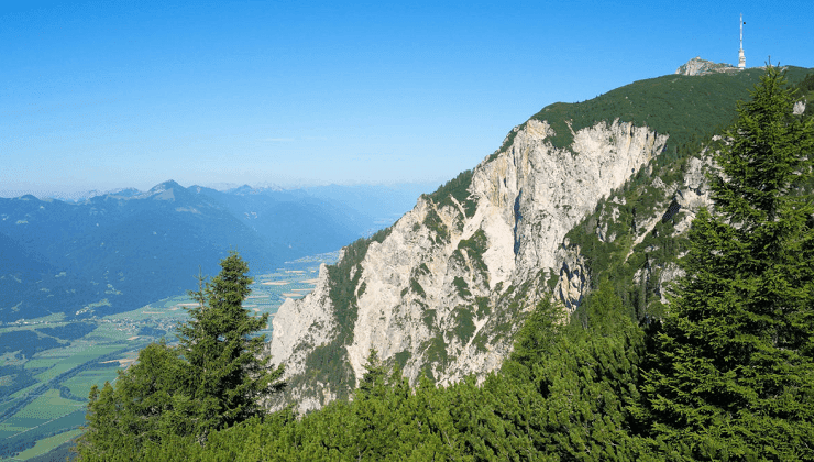 The Villach Alpine Road and the Dobratsch