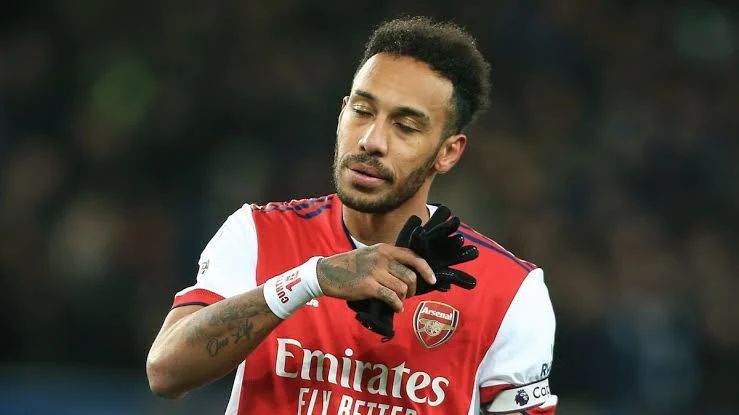 Aubameyang Move To Barcelona Set To Fall Through