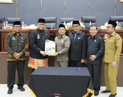 Gelar Rapat Paripurna, DPRD Padang Setujui APBD Perubahan 2024 Sebesar Rp 2,8 Triliun
