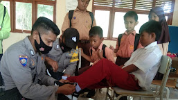 Polisi di Simeulue Sumbang Sepatu dan Seragam Sekolah untuk Anak Piatu Kurang Mampu