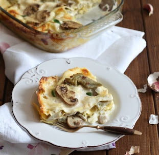 Lasagne al forno con carciofi, funghi, scamorza affumicata e besciamella