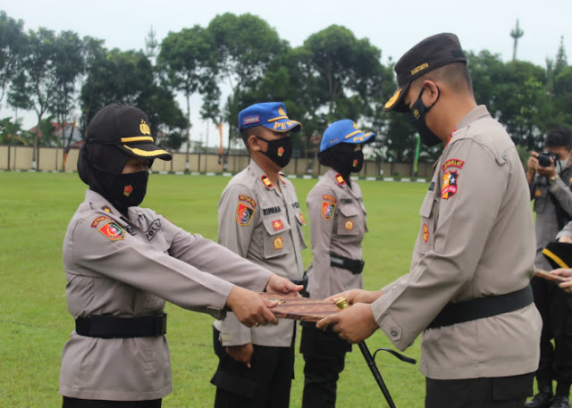 Kasetukpa Polri Berikan Penghargaan Gadik Dan Pengasuh Favorit Tahun 2021