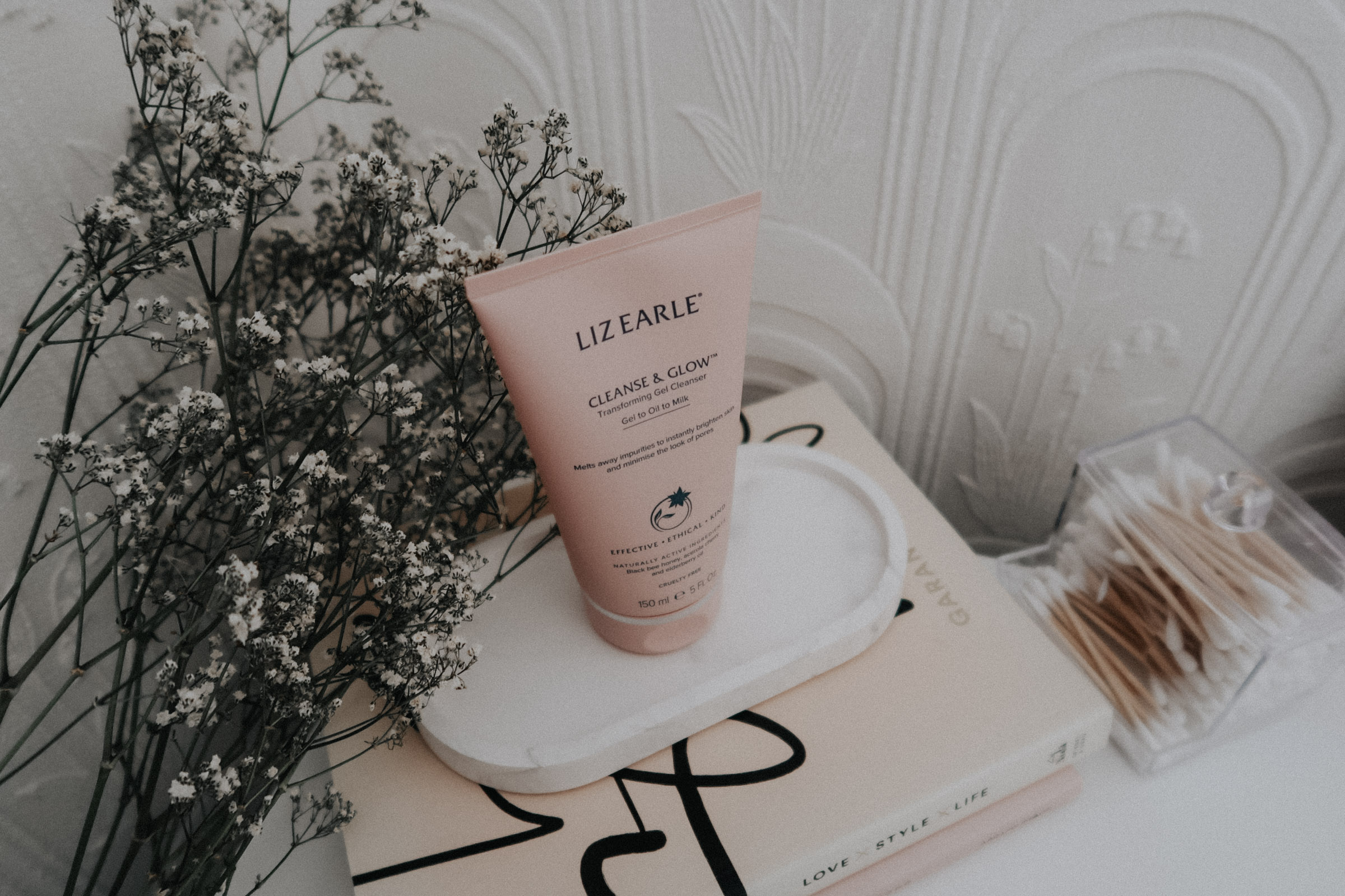 Liz Earle Cleanse & Glow Transforming Cleanser