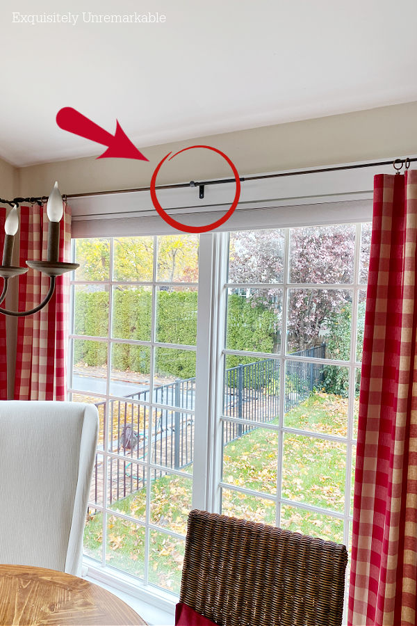 Center or Middle Curtain Bracket circled and arrowed