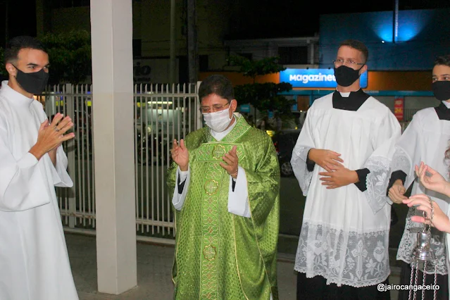 Padre Luiz Antônio realiza sua primeira missa em Santa Cruz do Capibaribe