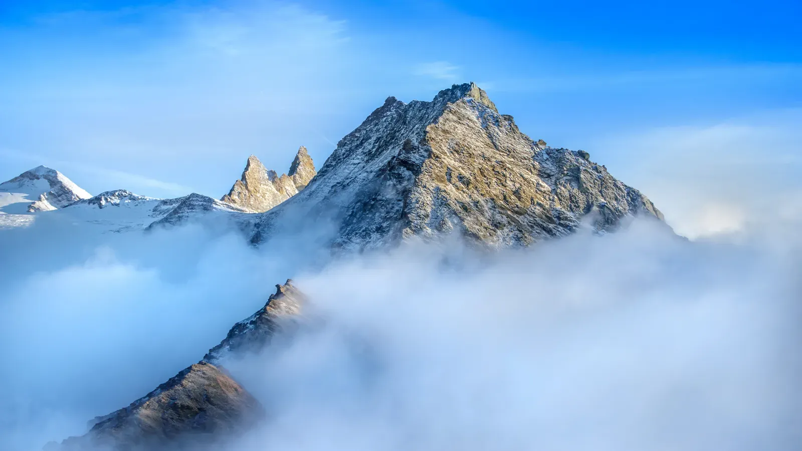 Beautiful Mountain Scenery PC WALLPAPER 4K