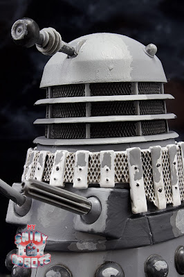 Custom "Dalek Attack" 8-Bit Deco Dalek 01