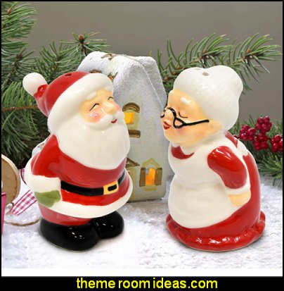 Santa Claus and Mrs Claus Salt and Pepper Ceramic Shaker Set