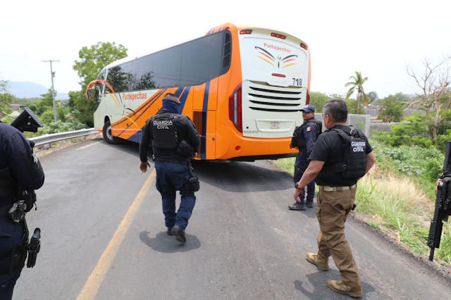 Tras la muerte de Hipólito Mora y tres policías ,  SSP, Sedena y GN, despliegan movilizaciones, en Buenavista.