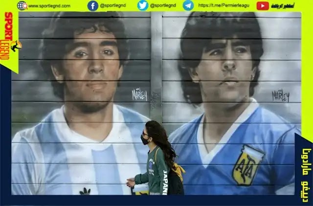 صورة مارادونا على قمصان لاعبي نابولي إحياء للذكرى الأولى لرحيله