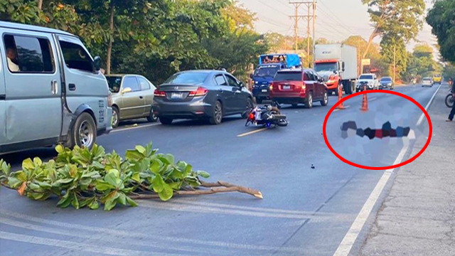 El Salvador: Motociclista muere tras fuerte accidente en Sonsonate